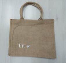 תיק קש ממותג