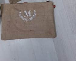 תיק איפור ממותג