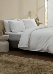 מצעי סאטן לבן