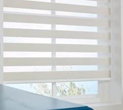 וילון זברה - צבע שמנת 150-300 ש"ח