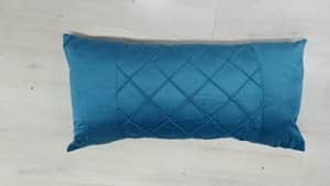 כרית נוי קטיפה - כחול - 45/90